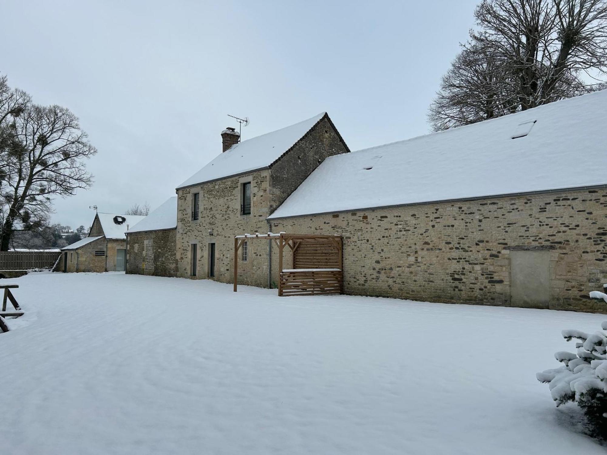 La Demeure De Paule Neuvy-au-Houlme Exterior foto